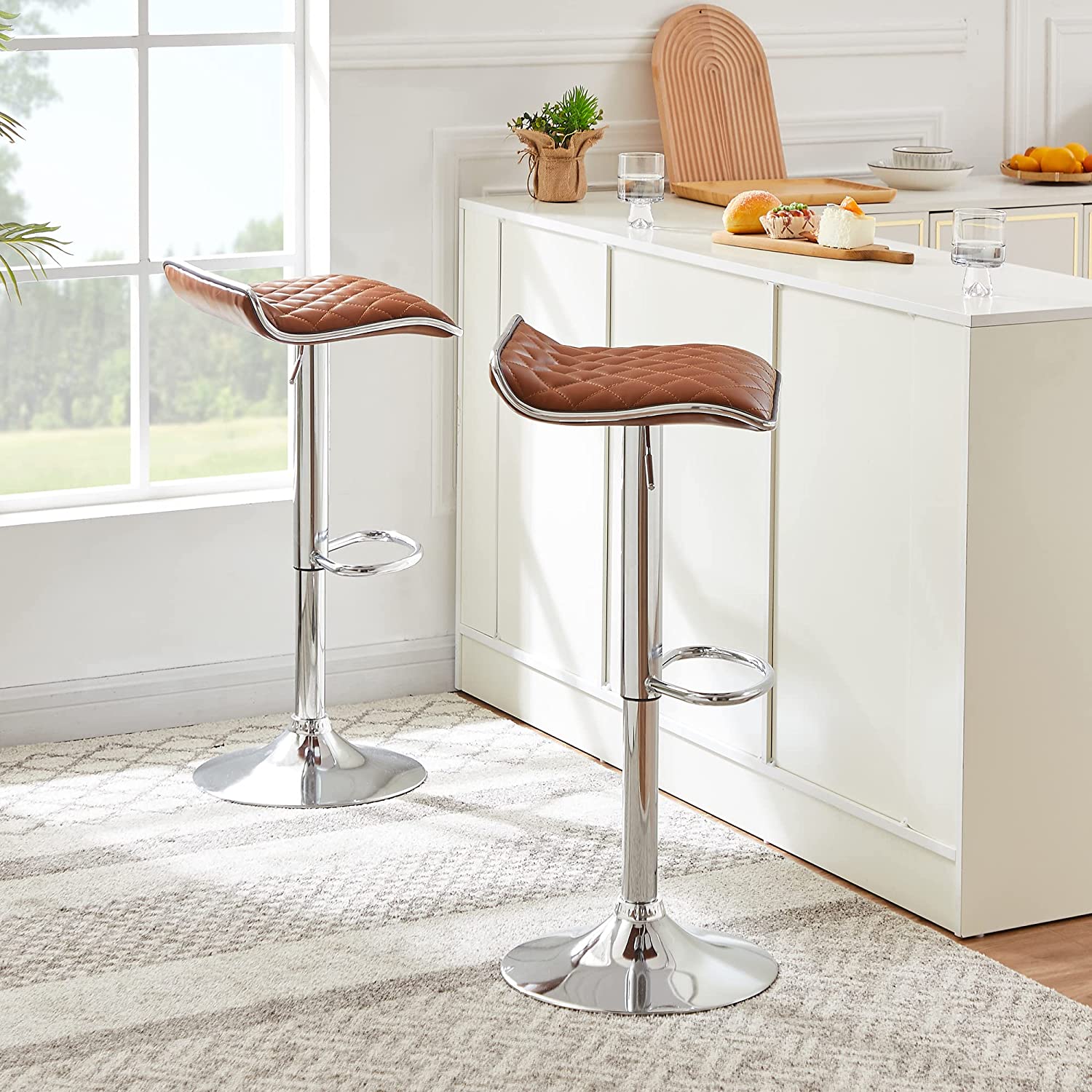 Kitchen island best sale adjustable stools